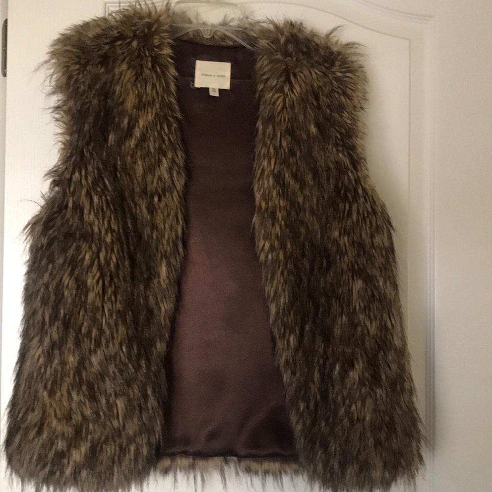 Faux fur vest by Silence &Noise